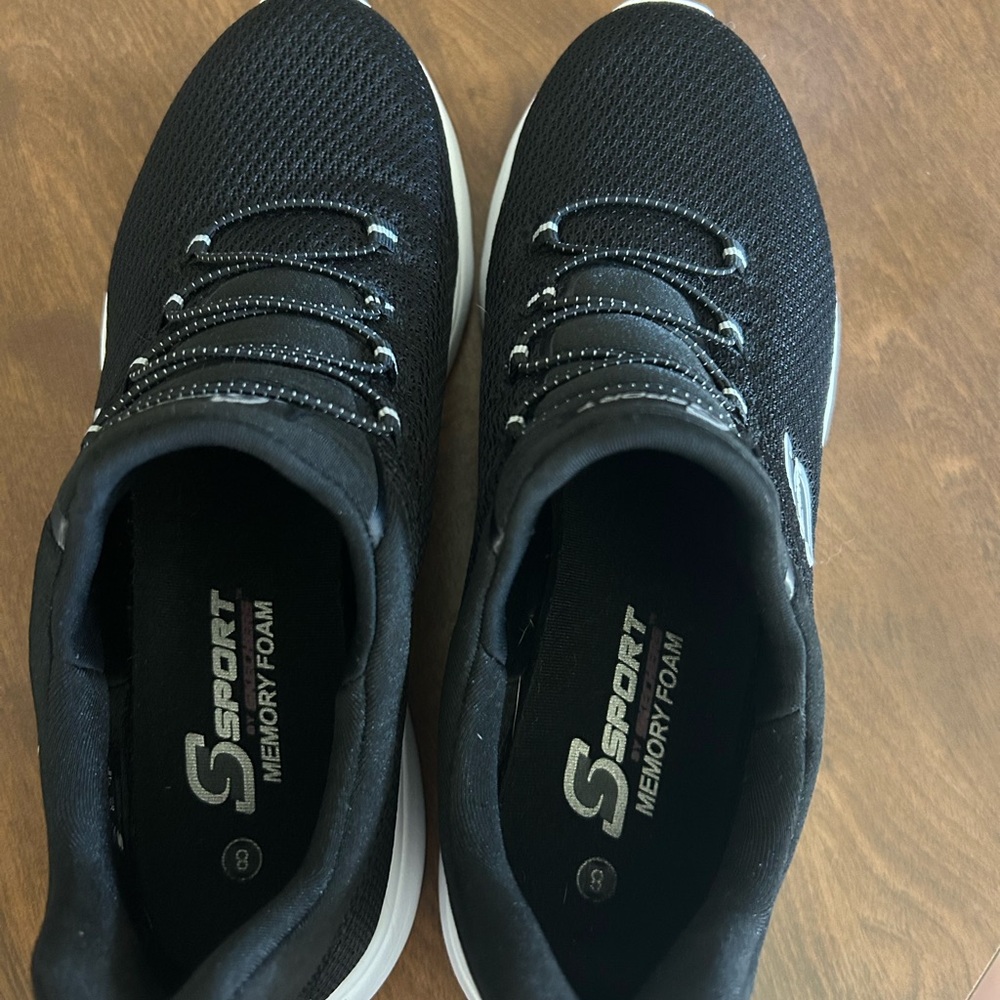 Women’s Sneakers